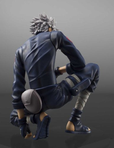Naruto Shippuden - Hatake Kakashi - Pakkun - G.E.M. - Ver. 2 (MegaHouse), Release Date: 02. Mar 2015, Dimensions: H=240 mm (9.36 in), Nippon Figures