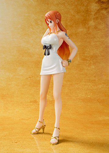 One Piece Film Gold - Nami - Figuarts ZERO - -One Piece Film Gold Ver.- (Bandai), Franchise: One Piece Film Gold, Brand: Bandai, Release Date: 22. Sep 2016, Dimensions: H=150 mm (5.85 in), Material: ABS, PVC, Store Name: Nippon Figures