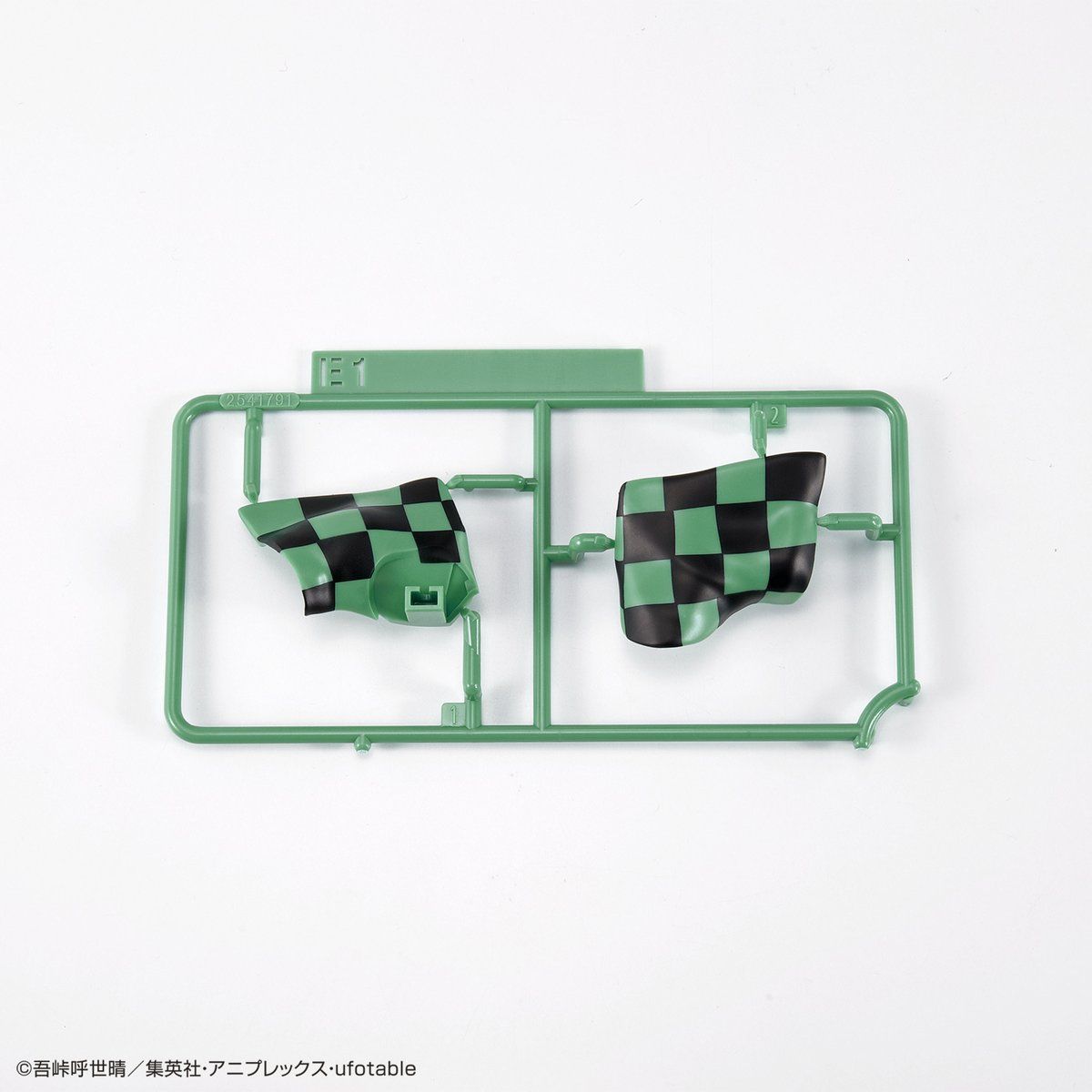 Demon Slayer - Kamado Tanjiro - Kimetsu no Yaiba Model Kit (Bandai), Non-articulated model of Tanjiro wielding Nichirin sword, includes face parts using "insert molding" technique, pre-painted haori part, Nichirin sword, stickers, and instruction manual. Franchise: Demon Slayer, Brand: Bandai, Release Date: 2020-12-19, Type: Model Kit. Sold at Nippon Figures.