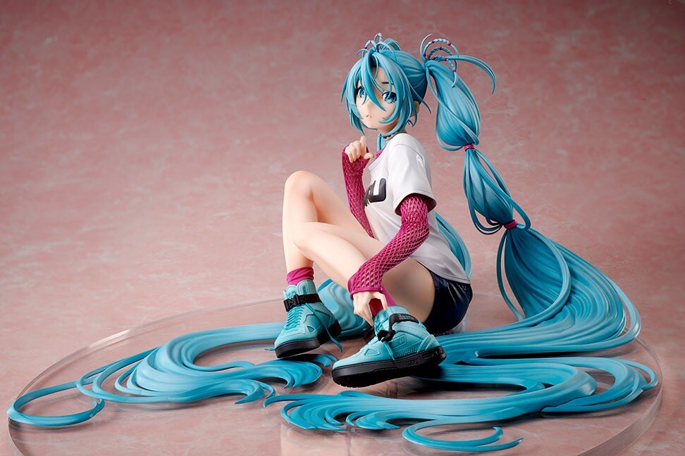 "Hatsune Miku 1/4 The Latest Street Style 'Cute' by Stronger", Franchise: Vocaloid, Brand: Stronger, Release Date: 31. Dec 2024, Type: General, Dimensions: H=170mm (6.63in, 1:1=0.68m), Scale: 1/4, Store Name: Nippon Figures