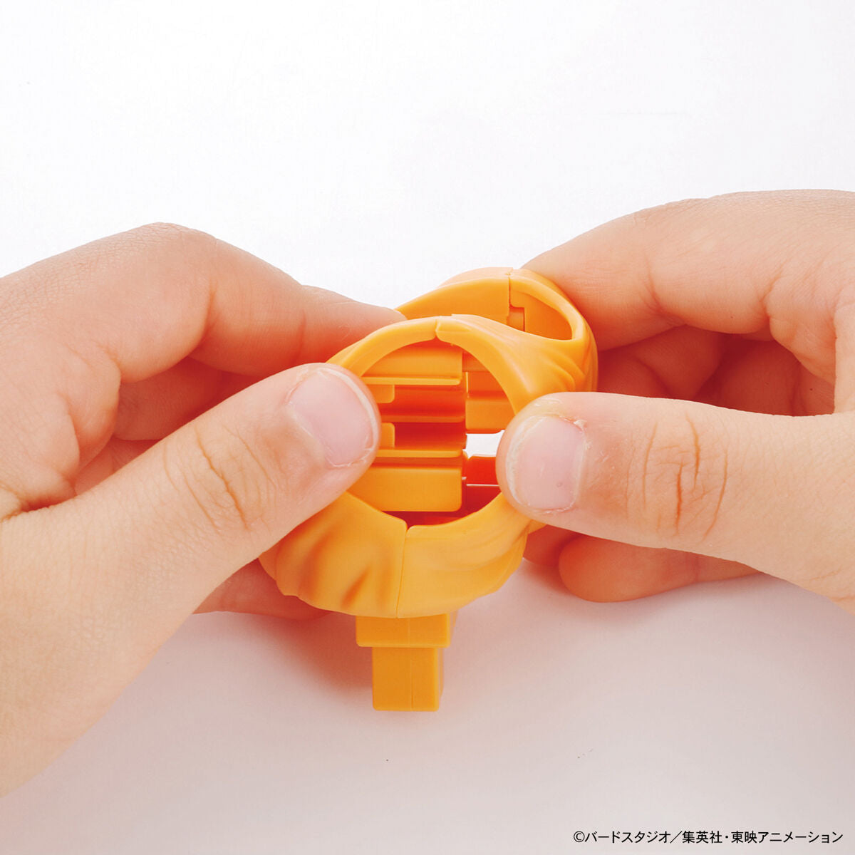 Dragon Ball - Super Saiyan God Son Goku - Entry Grade Model Kit (Bandai), Perfect for beginners with impressive muscle sculpting and color-separated eyes, Nippon Figures