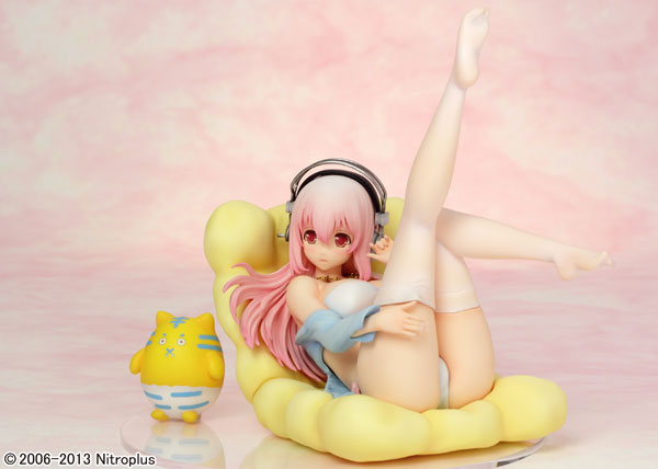 Nitro Super Sonic - Sonico - Voice Collection - 1/7 - Bikini & Sofa ver. (Griffon Enterprises), Franchise: Nitro Super Sonic, Brand: Griffon Enterprises, Release Date: 29. Nov 2013, Type: General, Dimensions: H=150 mm (5.85 in), Scale: 1/7, Material: PVC, Store Name: Nippon Figures