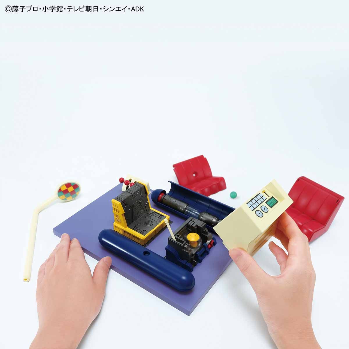 Doraemon - Time Machine - Figure-rise Mechanics Model Kit (Bandai), Doraemon's secret tool, the Time Machine with detailed internal mechanics, Nobita included, Bandai - Nippon Figures