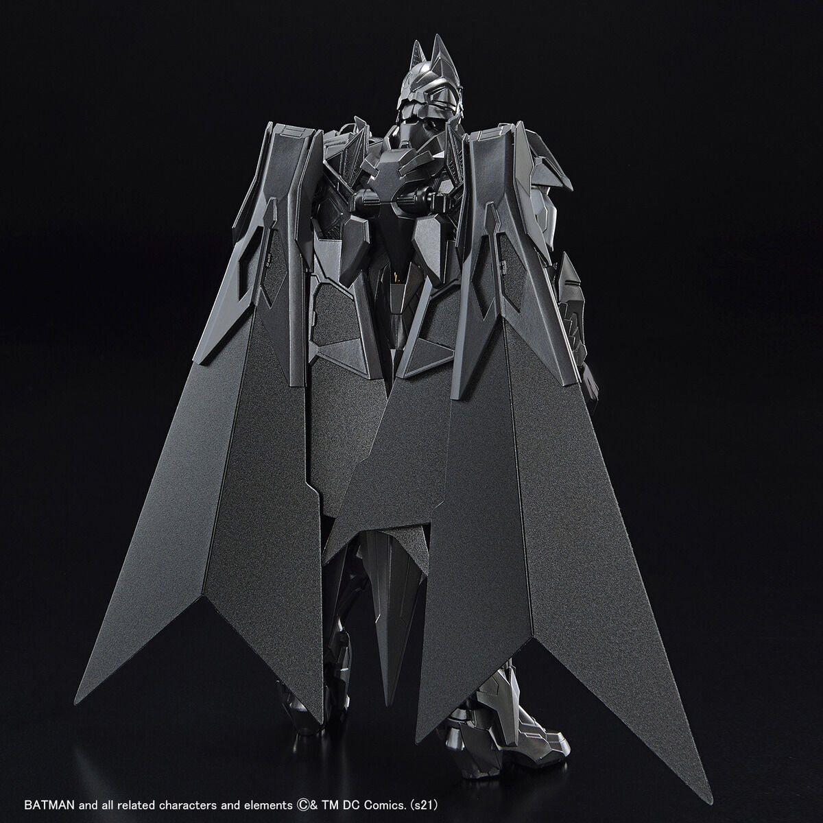 Batman: Dark Knight - Batman - Figure-rise Standard Amplified (Bandai), DC hero Batman model kit with movable joints and removable Batarang, Nippon Figures