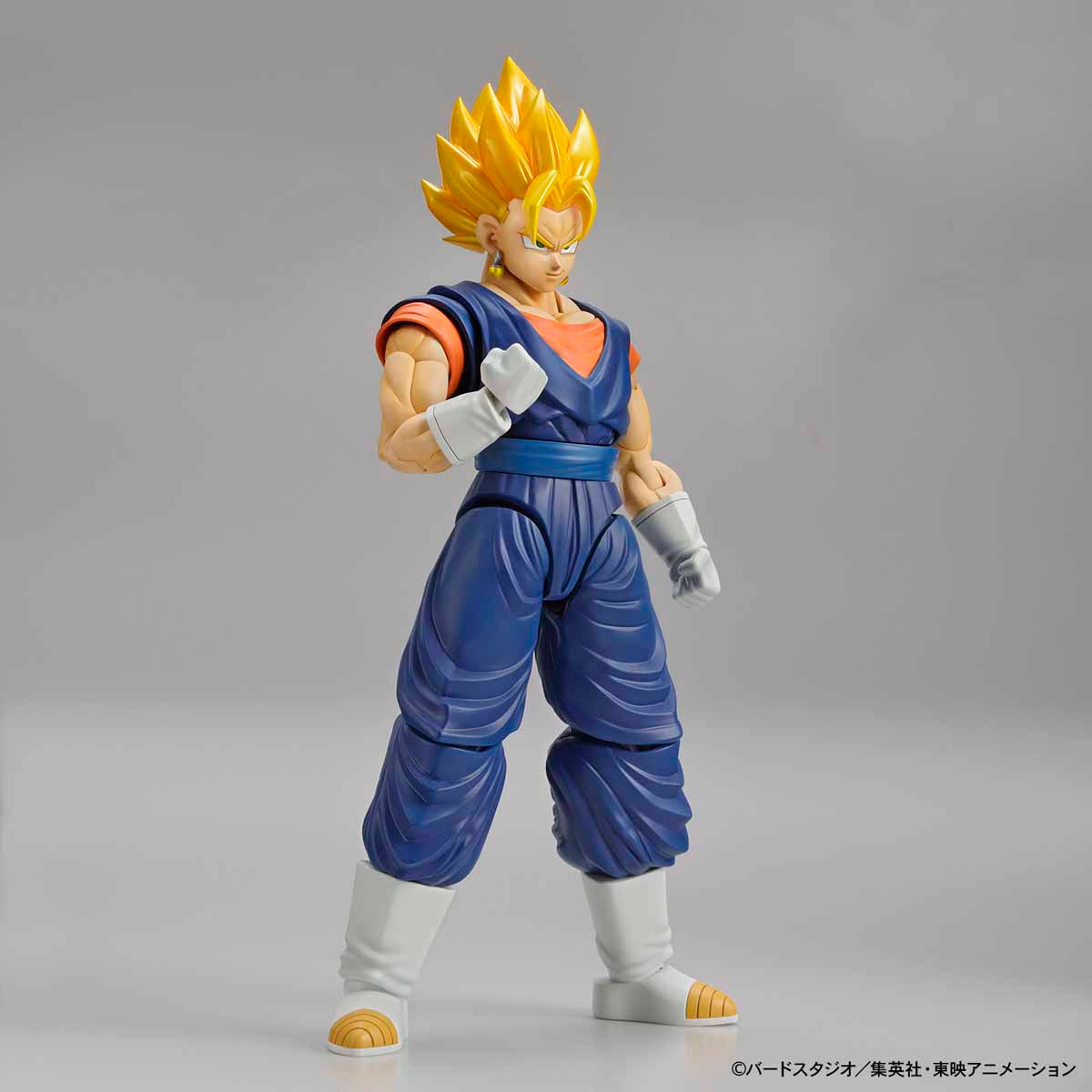 Dragon Ball - Super Saiyan Vegito - Figure-rise Standard Model Kit, Includes 2 facial expression parts (normal, shouting), 7 wrist parts, special attack effect parts, Brand: Bandai, Store Name: Nippon Figures