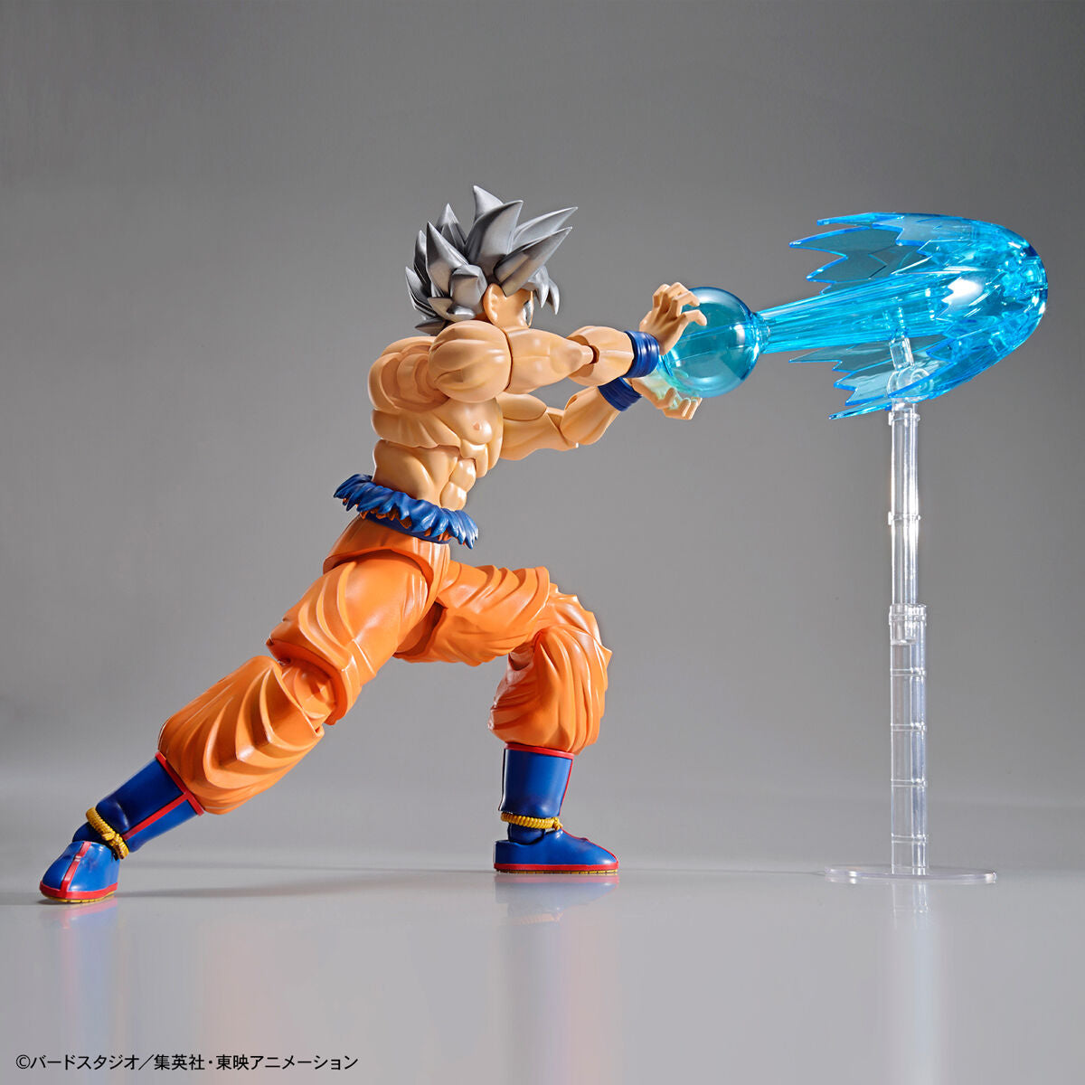Dragon Ball - Ultra Instinct Goku - Figure-rise Standard Model Kit (Bandai), Featuring Son Goku in his ultimate form "Ultra Instinct" with torn gi, silver hair, and intense facial expressions, includes various parts for customization, from Nippon Figures