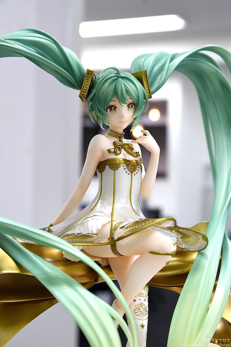 Vocaloid - Hatsune Miku - 1/1 - Symphony 2022 Ver. (Good Smile Company), Franchise: Vocaloid, Brand: Good Smile Company, Release Date: 31. Jul 2024, Type: General, Dimensions: H=310mm (12.09in, 1:1=0.31m), Scale: 1/1, Nippon Figures