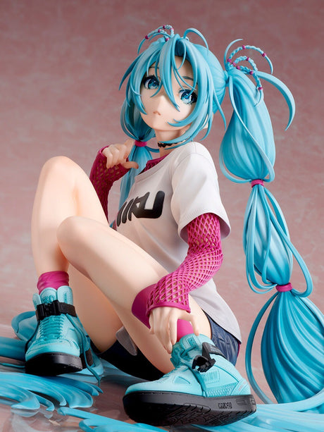"Hatsune Miku 1/4 The Latest Street Style 'Cute' by Stronger", Franchise: Vocaloid, Brand: Stronger, Release Date: 31. Dec 2024, Type: General, Dimensions: H=170mm (6.63in, 1:1=0.68m), Scale: 1/4, Store Name: Nippon Figures