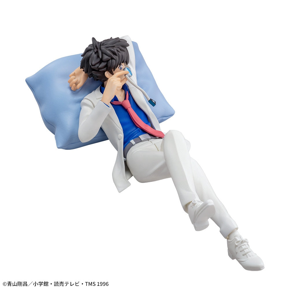 Detective Conan - Kaito Kid - Premium Chokonose Figure (SEGA), featuring Kaito Kid in a relaxed pose on a cushion, part of SEGA's Premium Chokonose lineup, dimensions approx. 8×7cm, release date 17.June 2024, available at Nippon Figures.