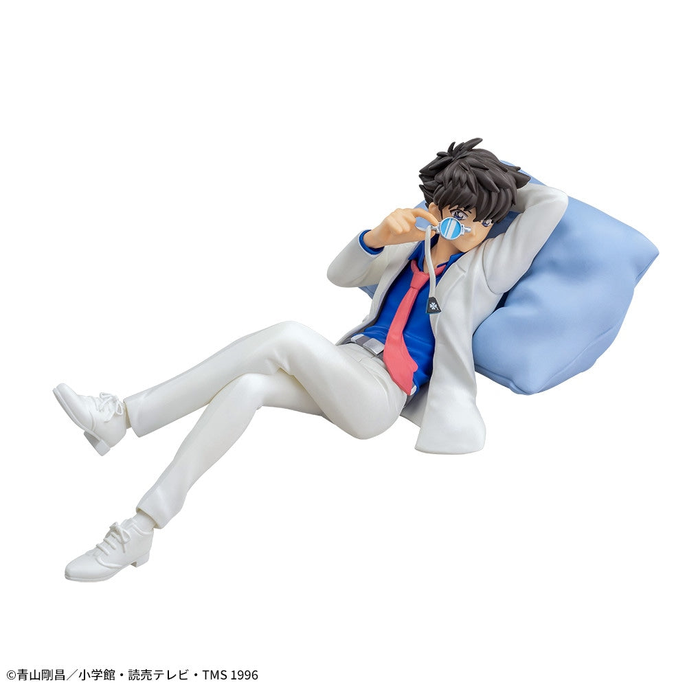 Detective Conan - Kaito Kid - Premium Chokonose Figure (SEGA), featuring Kaito Kid in a relaxed pose on a cushion, part of SEGA's Premium Chokonose lineup, dimensions approx. 8×7cm, release date 17.June 2024, available at Nippon Figures.