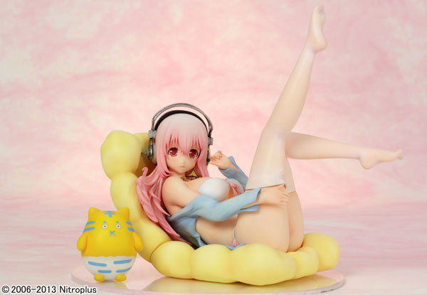 Nitro Super Sonic - Sonico - Voice Collection - 1/7 - Bikini & Sofa ver. (Griffon Enterprises), Franchise: Nitro Super Sonic, Brand: Griffon Enterprises, Release Date: 29. Nov 2013, Type: General, Dimensions: H=150 mm (5.85 in), Scale: 1/7, Material: PVC, Store Name: Nippon Figures